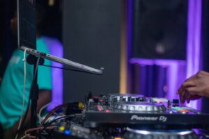 DJにおすすめのPCスタンド7選