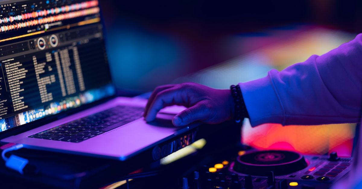 rekordboxかSerato DJどちらを使うべきか。2大DJソフトを徹底比較