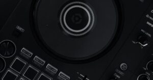 Pioneer DJ (AlphaTheta)のおすすめコントローラー6選。パイオニアDJの機材の特徴や初心者向けエントリー機からハイエンドモデルまでをご紹介
