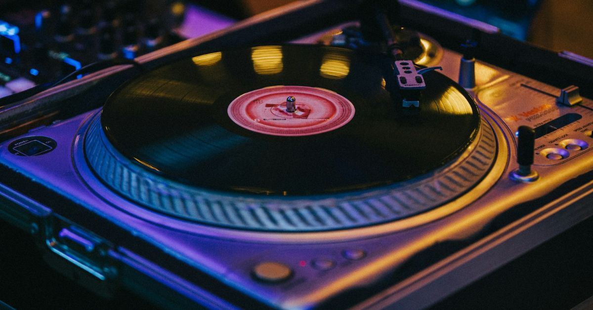 「Vestax」がDJ機器業界に残した功績。今も語り継がれる日本発のDJ機材ブランド